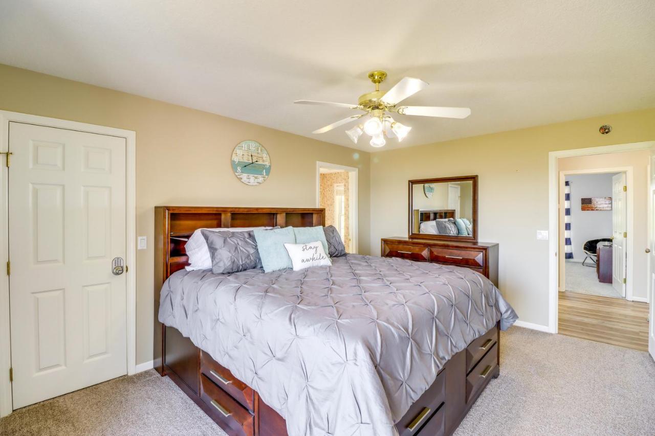 Charming Edgemont Home With Deck And Lake Views! Fairfield Bay Экстерьер фото