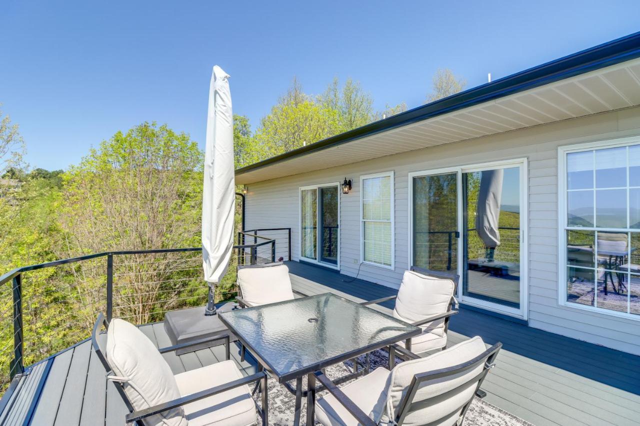 Charming Edgemont Home With Deck And Lake Views! Fairfield Bay Экстерьер фото