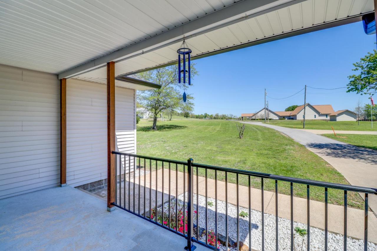 Charming Edgemont Home With Deck And Lake Views! Fairfield Bay Экстерьер фото