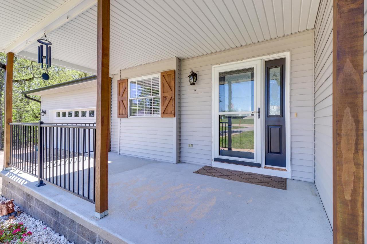 Charming Edgemont Home With Deck And Lake Views! Fairfield Bay Экстерьер фото