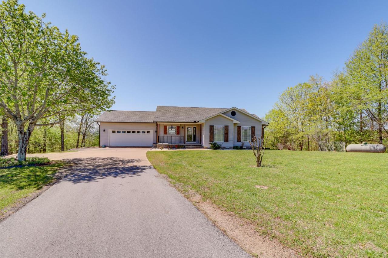 Charming Edgemont Home With Deck And Lake Views! Fairfield Bay Экстерьер фото